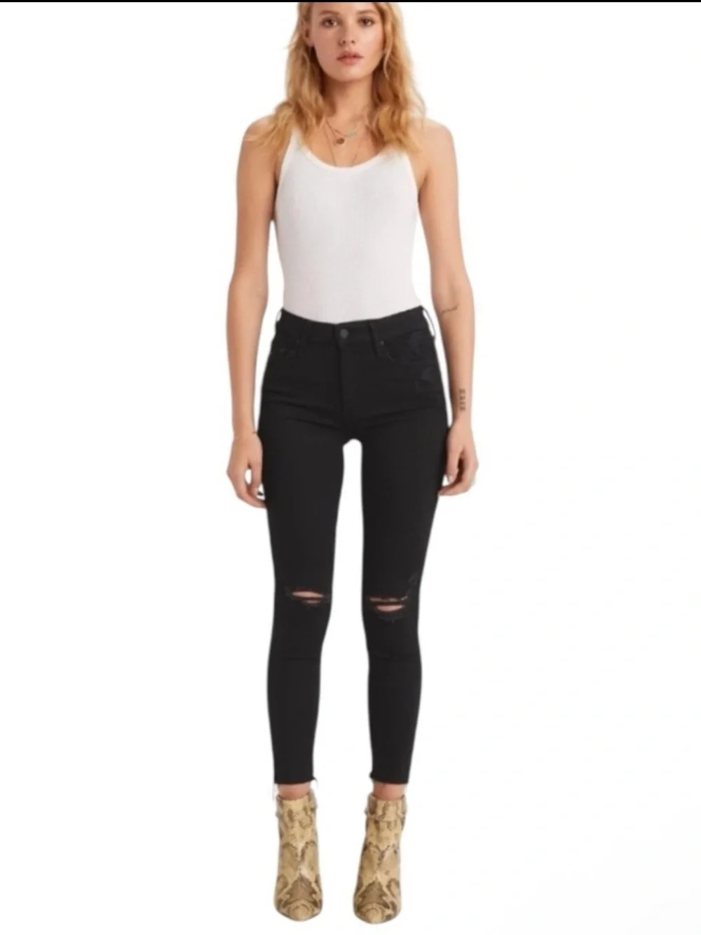 MOTHER Distressed High-Waisted Looker Jeans in “Guilty as Sin” Size 28